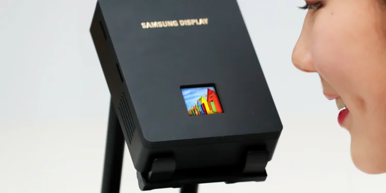 Samsung-Display-RGB-OLEDoS-XR-Display-Panel